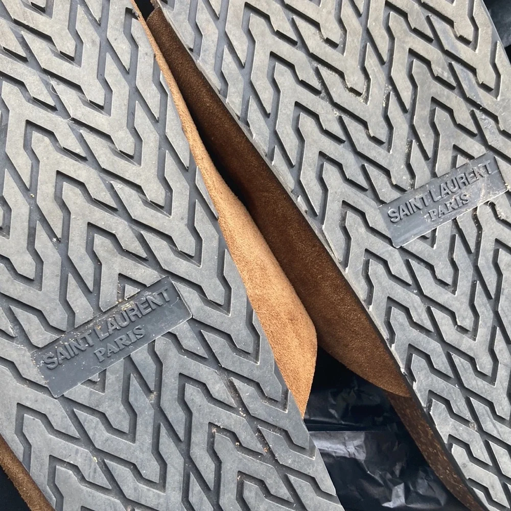 Saint Laurent Jimmy suede sandal. Color is Bridle. Size 42.   Worn twice - Picture 6 of 8